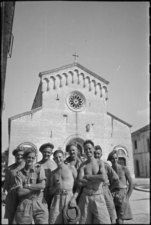 Group of New Zealand soldiers in front of principal church of Sora, Italy, World War II - Photograph taken by George Kaye