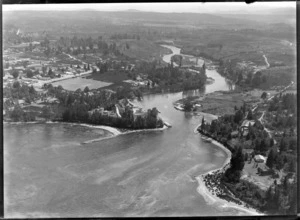 Waikato River, Taupo district, including houses
