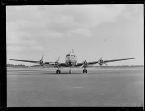 Pan American World Airways (PAWA), Douglas DC-4 aircraft, Clipper Red Jacket (N88947), arriving at Whenuapai Airbase, Auckland
