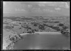 Palm Beach, Waiheke Island, Auckland, showing beach and housing