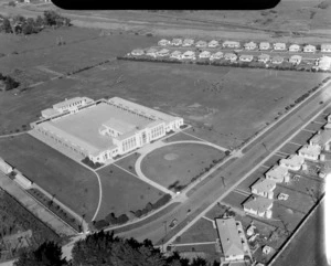 Gisborne Intermediate School, with surrounding housing