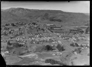 Raetihi, Manawatu-Whanganui, including housing, roads and hills