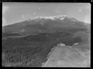 Chateau Tongariro, with Mount Ruapehu in the background