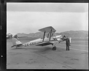 C Liddell with his Moth ZK-ANH airplane, Rongotai airport, Wellington