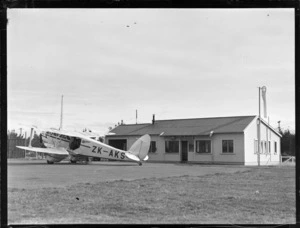 NZNAC (New Zealand National Airways Corporation) Rapide ZK-AKS 'Tara' airplane, Omaka, Blenheim