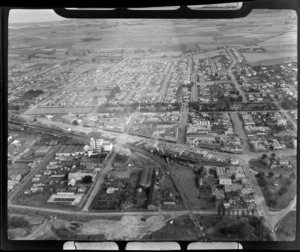 Gore, Southland, includes Flemings Creamoata Factory, Main Street, housing, township, railway line and farmland