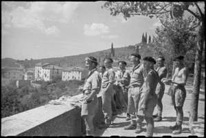 Members of New Zealand Divisional Cavalry in front line town of Castiglion Fiorentino, Italy, World War II - Photograph taken by George Kaye