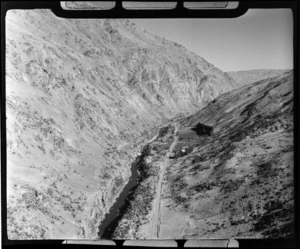 Kawarau River, passing through Kawarau Gorge, Otago Region