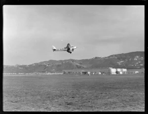 Aircraft de Havilland Dominie HG656, ZK-ALB 'Tikaka', taking off from Rongotai Airport, Wellington