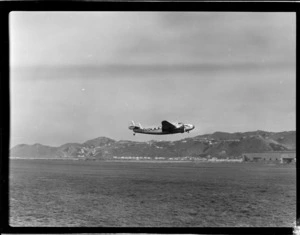 Lockheed Lodestar AK-AIQ 'Kotuku', taking off from Rongotai Airport, Wellington