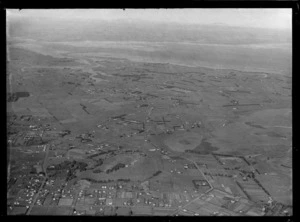 Suburban Bus Company Coverage, view south over Mangere with Mangere Domain and Wallace Road in foreground to George Bolt Memorial Drive, Mangere Airfield (Auckland Airport) and the Manukau Harbour beyond, Auckland City