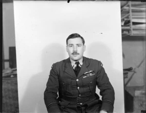 Flight lieutenant Carpenter, Royal New Zealand Air Force [RNZAF]