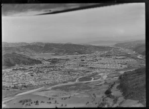 Upper Hutt, Wellington Region, including housing and Hutt River