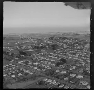 The town of Hawera with Gladstone Street in foreground looking to Fairfield Road and Ramanui Primary School, South Taranaki Region