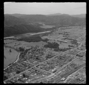 The suburb of Heretaunga with Heretaunga Railway Station and Fergusson Drive, looking to Trentham Park and the Hutt River, Upper Hutt, Wellington Region