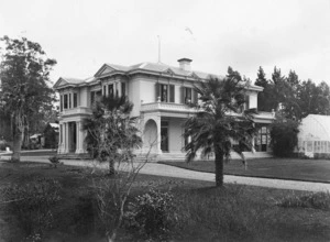 Creator unknown : Photograph of the homestead at Mount Vernon Station, near Waipukurau