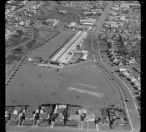 [Mt Roskill/Onehunga area, Auckland ?] including Aulesbrooks biscuit factory and surrounding houses