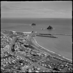 Port Taranaki with Breakwater Road, Ngamutu Beach and harbour wharves to the Sugar Loaf Islands beyond, New Plymouth City, Taranaki Region