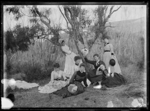 Women of Gerald Butler Beere's family, at Waimata