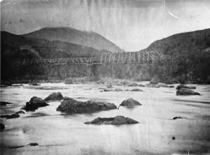 Ngaruroro River, and bridge