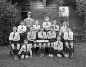 Cricket team, W E Atkinson's school, Wanganui