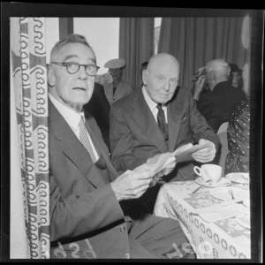 Unidentified Boer War veterans, reunion at Skyline, Wellington