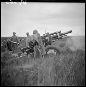 United States Marines during artillery practice near Whangarei