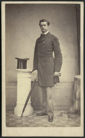 Noble, Tomothy (Melbourne) 1871-1888 : Portrait of Captain A R Close