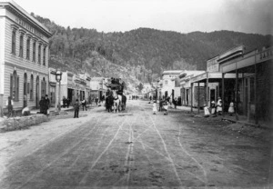 Coach and business premises on Broadway, Reefton
