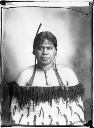Portrait of an unidentified Maori woman