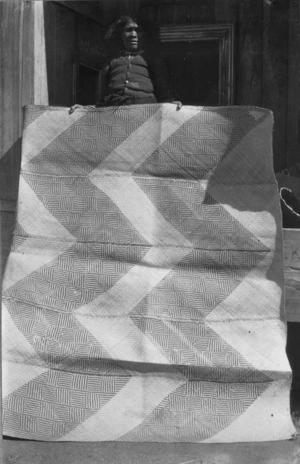Photograph of a finely woven flax floor mat (takapau)