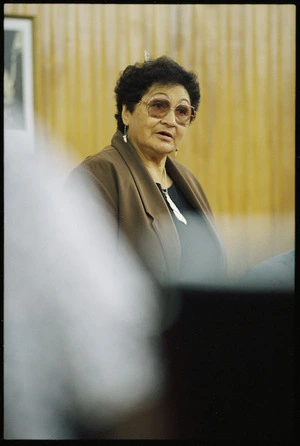 Photograph of Dardi Metekingi-Mato at meeting of Wanganui City Council to consider Moutoa Gardens