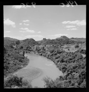 Pipiriki settlement on the banks of the Whanganui River surrounded by bush and hills, Manawatu-Whanganui Region