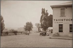 Scene with Tavistock Hotel, Waipukurau