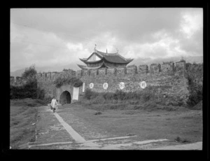 Yunnan, China. North gate of the city of Baoshan (also called Yungchang). September 1938.