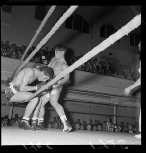 Boxing match, Tuna Scanlan vs Dick Williams at Wellington Town Hall