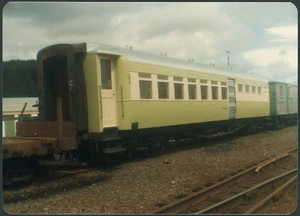 Passenger carriage EA 5077 at Upper Hutt