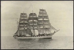 Creator unknown :Photograph of the ship Caroline
