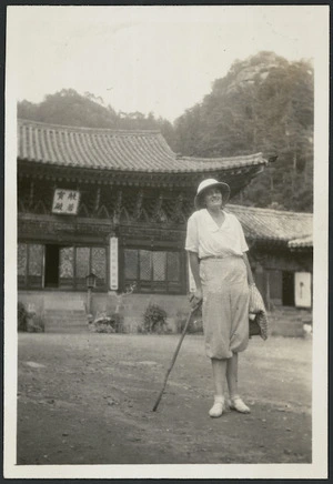 Agnes Moncrieff, China