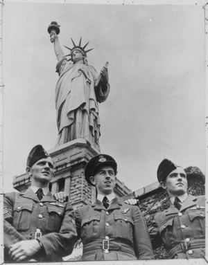 New Zealanders of the Royal Air Force, standing by the Statue of Liberty, New York City, United States