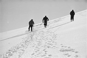 Walkers on Mount Ruapehu
