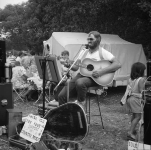 Country singer at the Martinborough Fair