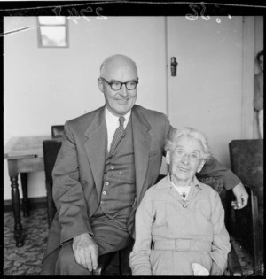 Dr W F Shirer (1899-1976) and his mother, Mrs W Shirer
