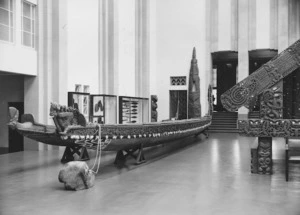 Dominion Museum, Wellington, with Teremoe canoe