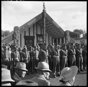 Soldiers of the Maori Battalion at the opening of the new meeting house Tamatekapua at Ohinemutu, Rotorua district