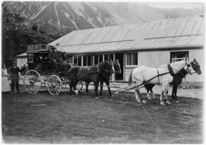 Coach leaving The Hermitage, Mount Cook