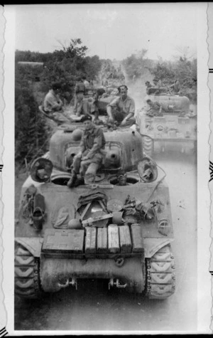 New Zealand tanks and soldiers, Italy, during World War 2