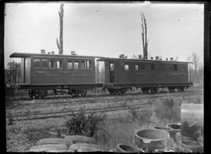 Railway carriages "D" 391 (1st class) and "C" 363.