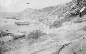 Soldiers landing on the beaches of Gallipoli