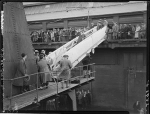 All Blacks, New Zealand representative rugby union team boarding the ship Remuera